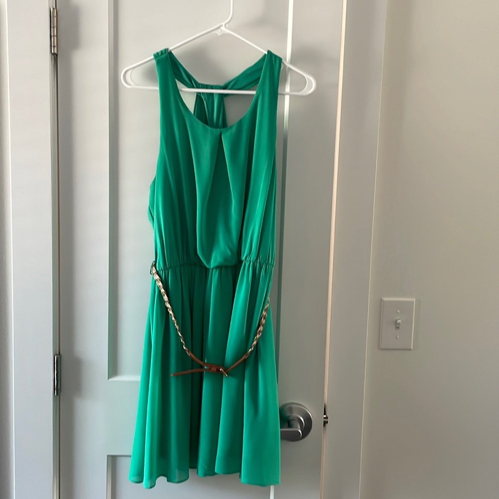 Green size XL sundress with belt